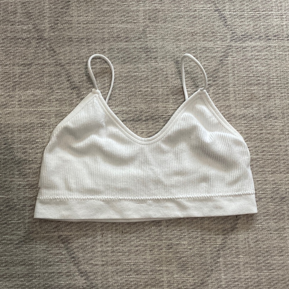 White ribbed sports bra